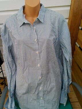 A NEW DAY LADIES LONG SLEEVE BLUE STRIPE SHIRT SIZE XL NEW WITHOUT TAGS